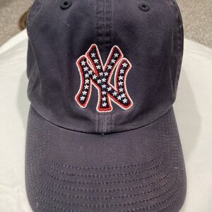Vintage 2000’s Twin Enterprise NY baseball cap.  Pre-owned.